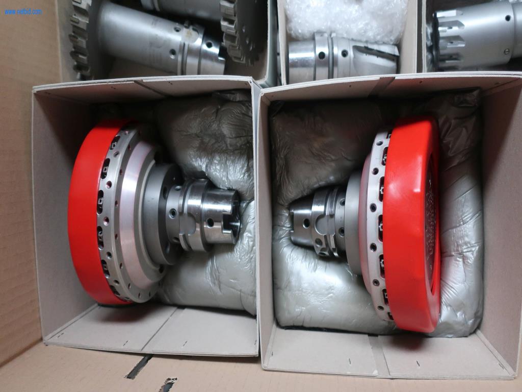 Systémy tlakového lití (hliník) 1 100 - 1 350 t,
Mechanické zpracování, výroba nástrojů
-3