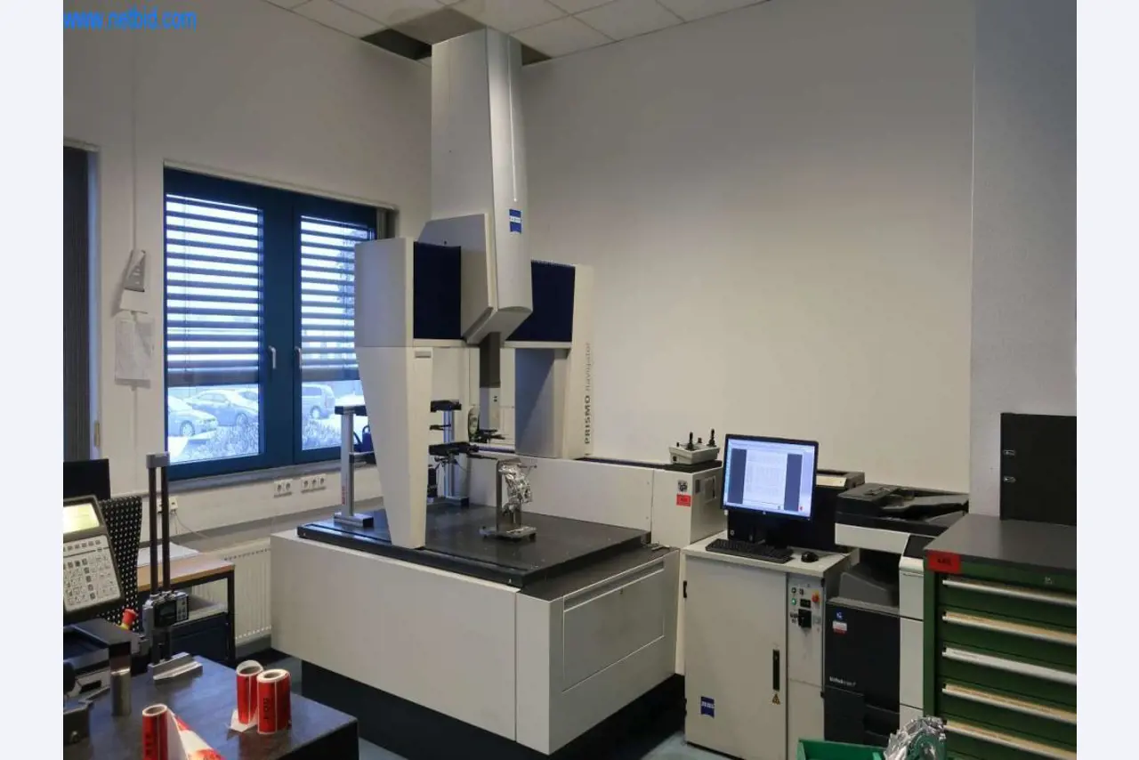 Sistemas de fundição injectada (alumínio) 1.100 - 1.350 t,
Processamento mecânico, fabrico de ferramentas
-2