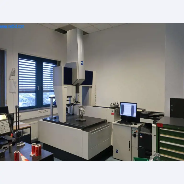 Sistemas de fundição injectada (alumínio) 1.100 - 1.350 t,
Processamento mecânico, fabrico de ferramentas
-2