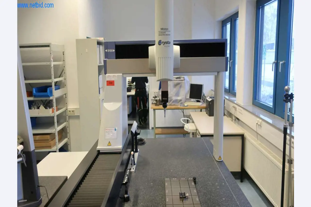 Sistemas de fundição injectada (alumínio) 1.100 - 1.350 t,
Processamento mecânico, fabrico de ferramentas
-1