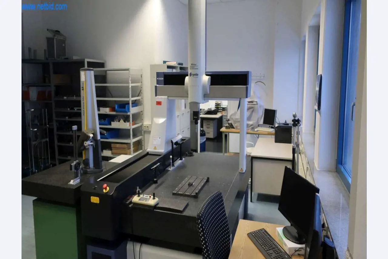 Sistemas de fundição injectada (alumínio) 1.100 - 1.350 t,
Processamento mecânico, fabrico de ferramentas
-6