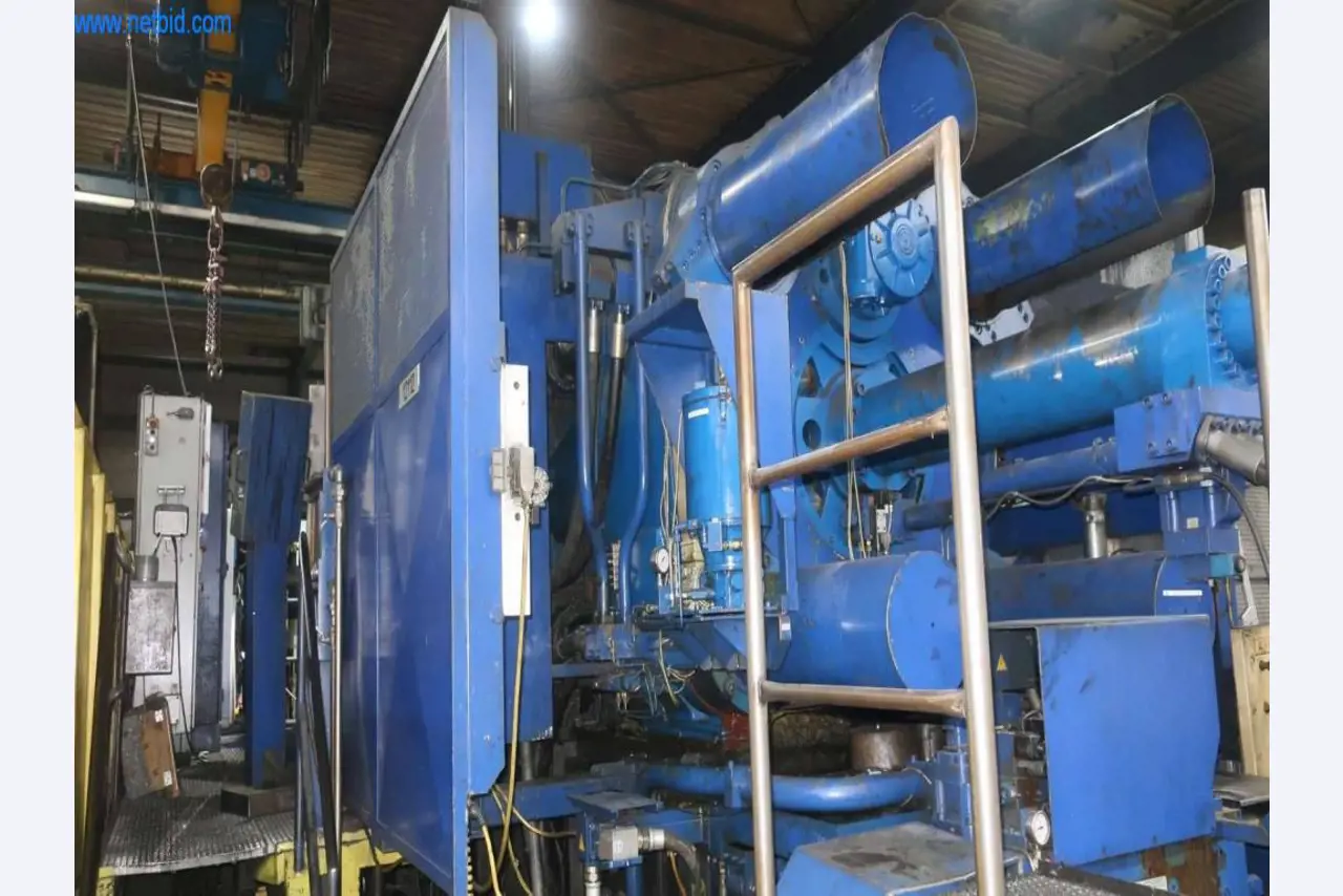 Sistemas de fundição injectada (alumínio) 1.100 - 1.350 t,
Processamento mecânico, fabrico de ferramentas
-13
