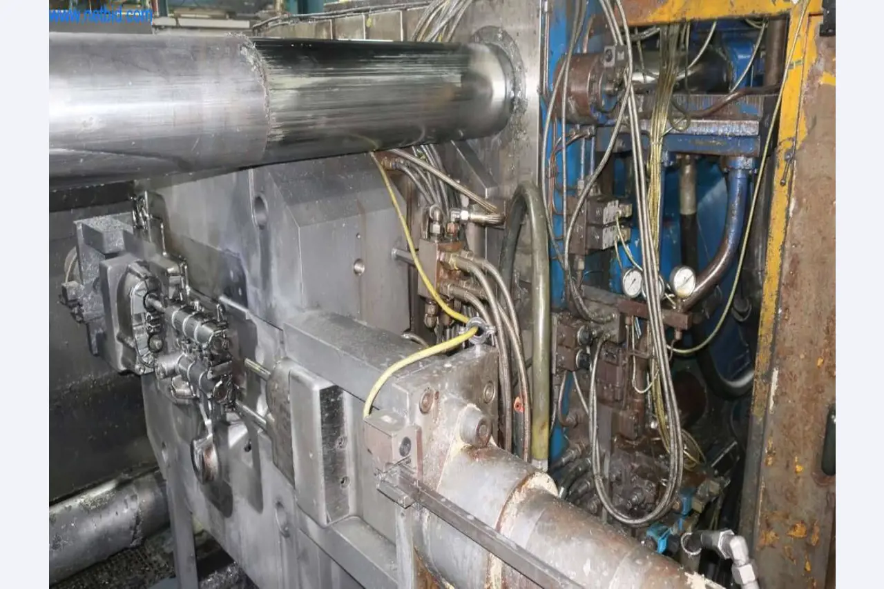 Sistemas de fundição injectada (alumínio) 1.100 - 1.350 t,
Processamento mecânico, fabrico de ferramentas
-28