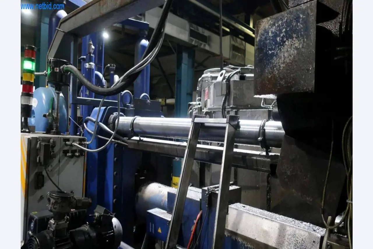 Sistemas de fundição injectada (alumínio) 1.100 - 1.350 t,
Processamento mecânico, fabrico de ferramentas
-29
