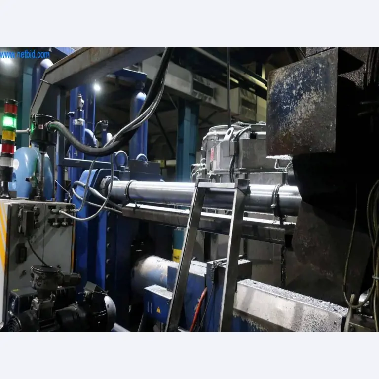 Sistemas de fundição injectada (alumínio) 1.100 - 1.350 t,
Processamento mecânico, fabrico de ferramentas
-29