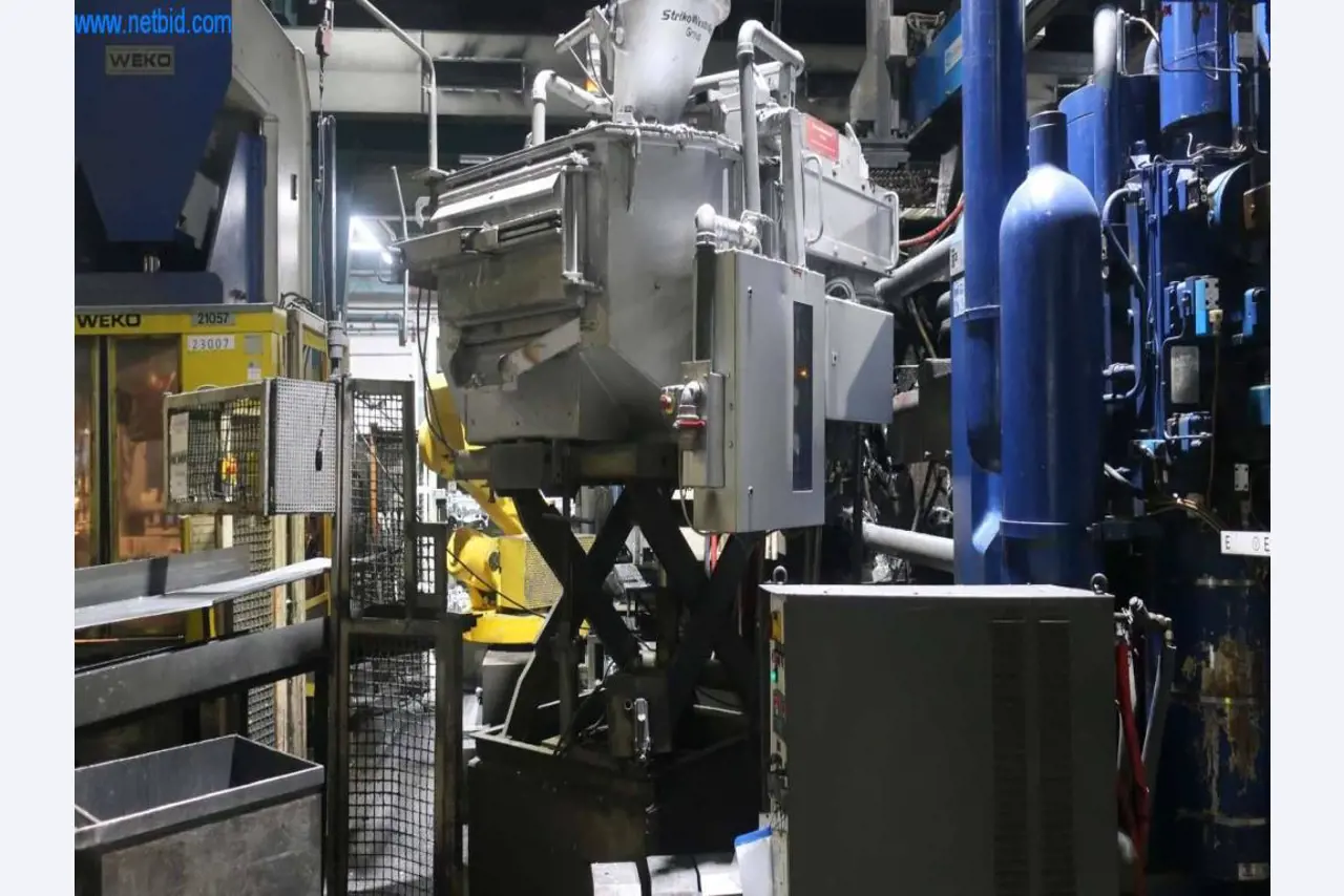 Sistemas de fundição injectada (alumínio) 1.100 - 1.350 t,
Processamento mecânico, fabrico de ferramentas
-4
