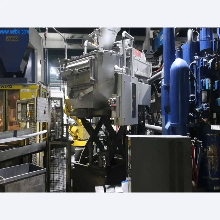 Sistemas de fundição injectada (alumínio) 1.100 - 1.350 t,
Processamento mecânico, fabrico de ferramentas
-4