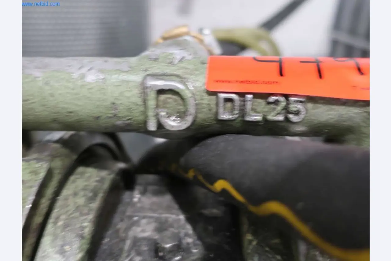 Installations de coulée sous pression (Al) 1.100 - 1.350 t,
Usinage mécanique, fabrication d'outils
-3