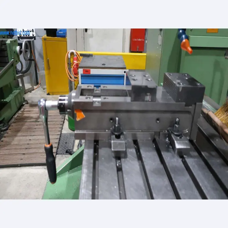 Sistemas de fundição injectada (alumínio) 1.100 - 1.350 t,
Processamento mecânico, fabrico de ferramentas
-6
