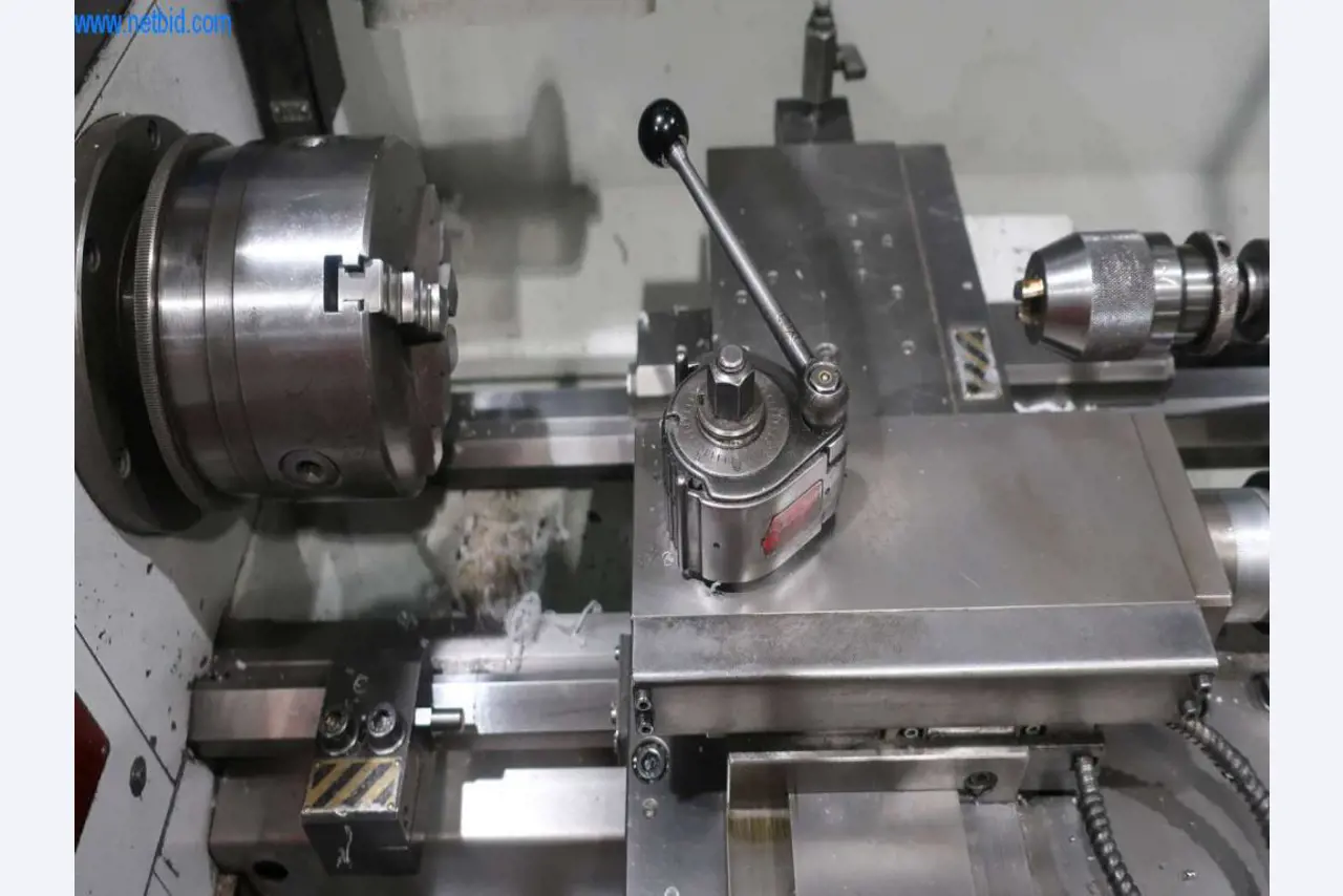 Sistemas de fundição injectada (alumínio) 1.100 - 1.350 t,
Processamento mecânico, fabrico de ferramentas
-5