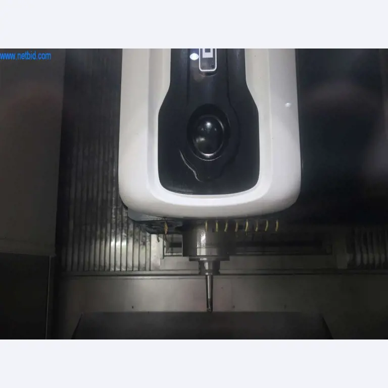 Sistemas de fundição injectada (alumínio) 1.100 - 1.350 t,
Processamento mecânico, fabrico de ferramentas
-16