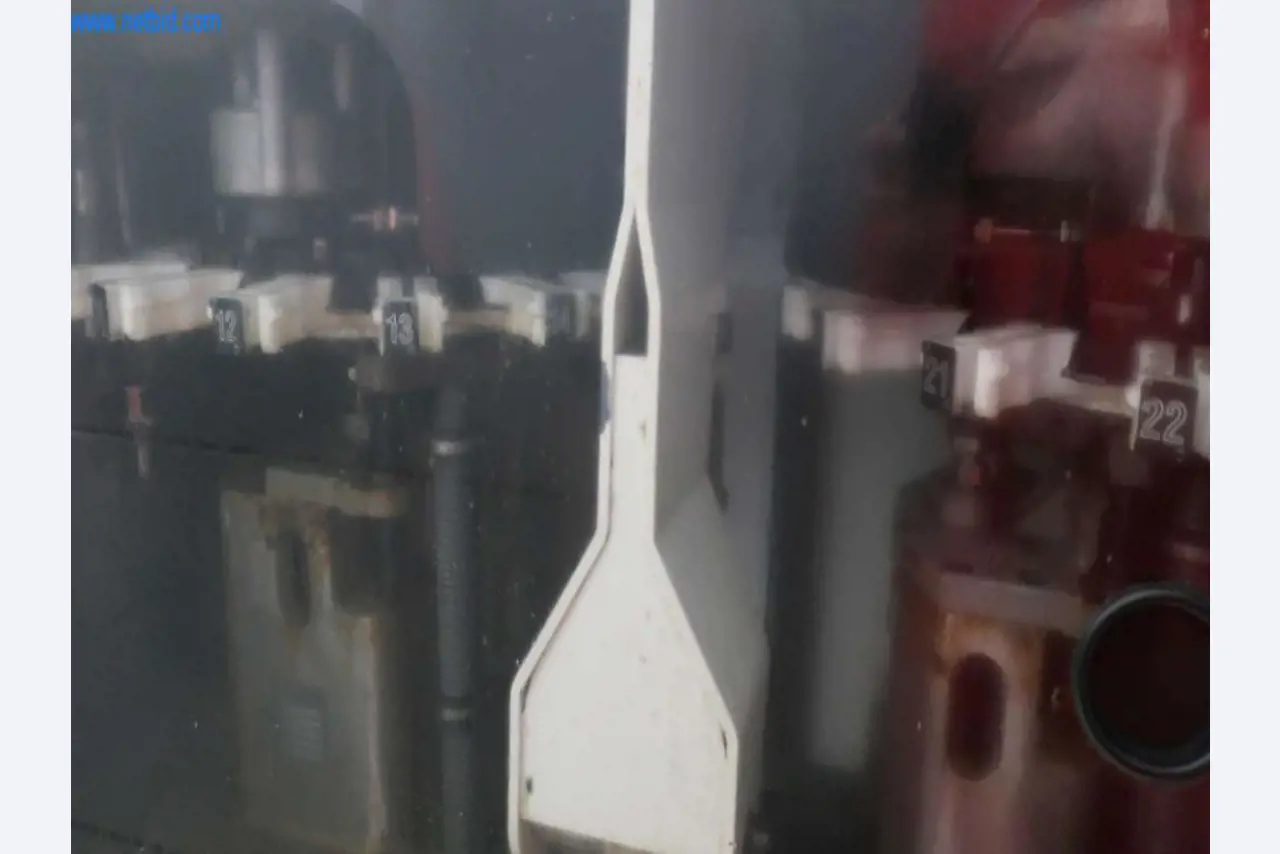 Sistemas de fundição injectada (alumínio) 1.100 - 1.350 t,
Processamento mecânico, fabrico de ferramentas
-7