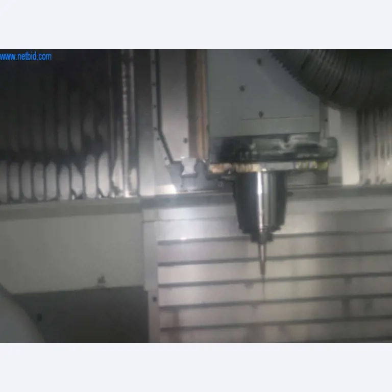 Sistemas de fundição injectada (alumínio) 1.100 - 1.350 t,
Processamento mecânico, fabrico de ferramentas
-8