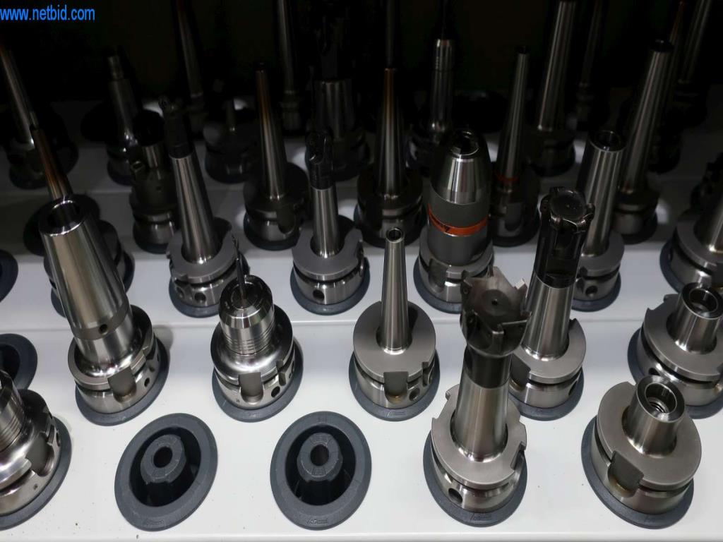 Systémy tlakového lití (hliník) 1 100 - 1 350 t,
Mechanické zpracování, výroba nástrojů
-1