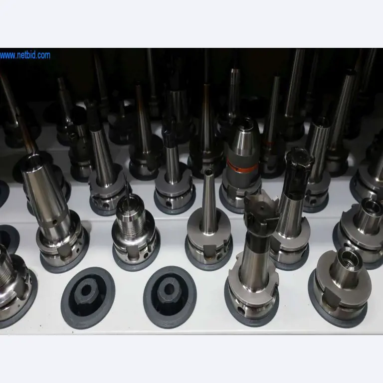 Sistemas de fundição injectada (alumínio) 1.100 - 1.350 t,
Processamento mecânico, fabrico de ferramentas
-1