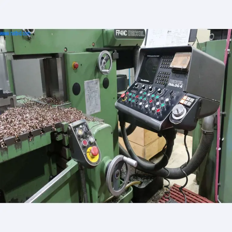 Sistemas de fundição injectada (alumínio) 1.100 - 1.350 t,
Processamento mecânico, fabrico de ferramentas
-4