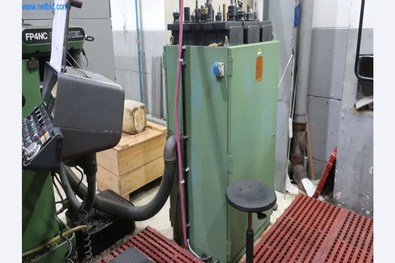 Sistemas de fundição injectada (alumínio) 1.100 - 1.350 t,
Processamento mecânico, fabrico de ferramentas
-7