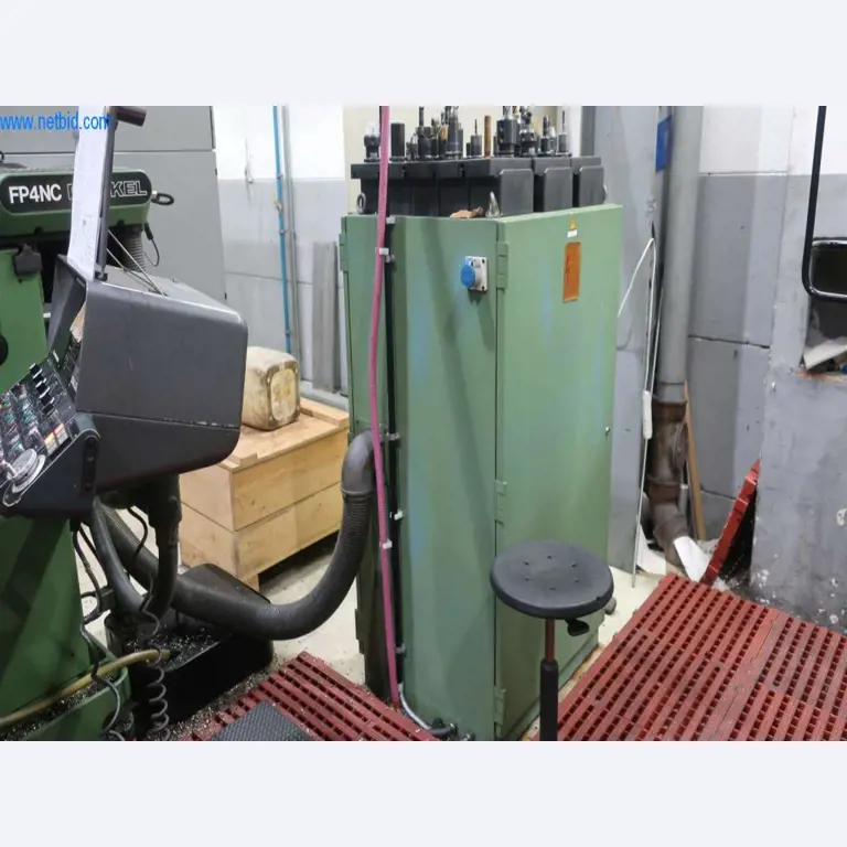Sistemas de fundição injectada (alumínio) 1.100 - 1.350 t,
Processamento mecânico, fabrico de ferramentas
-7