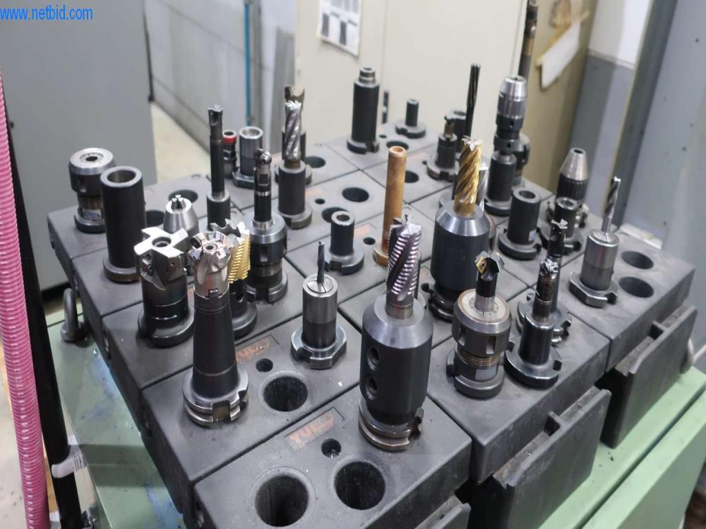 Systémy tlakového lití (hliník) 1 100 - 1 350 t,
Mechanické zpracování, výroba nástrojů
-8