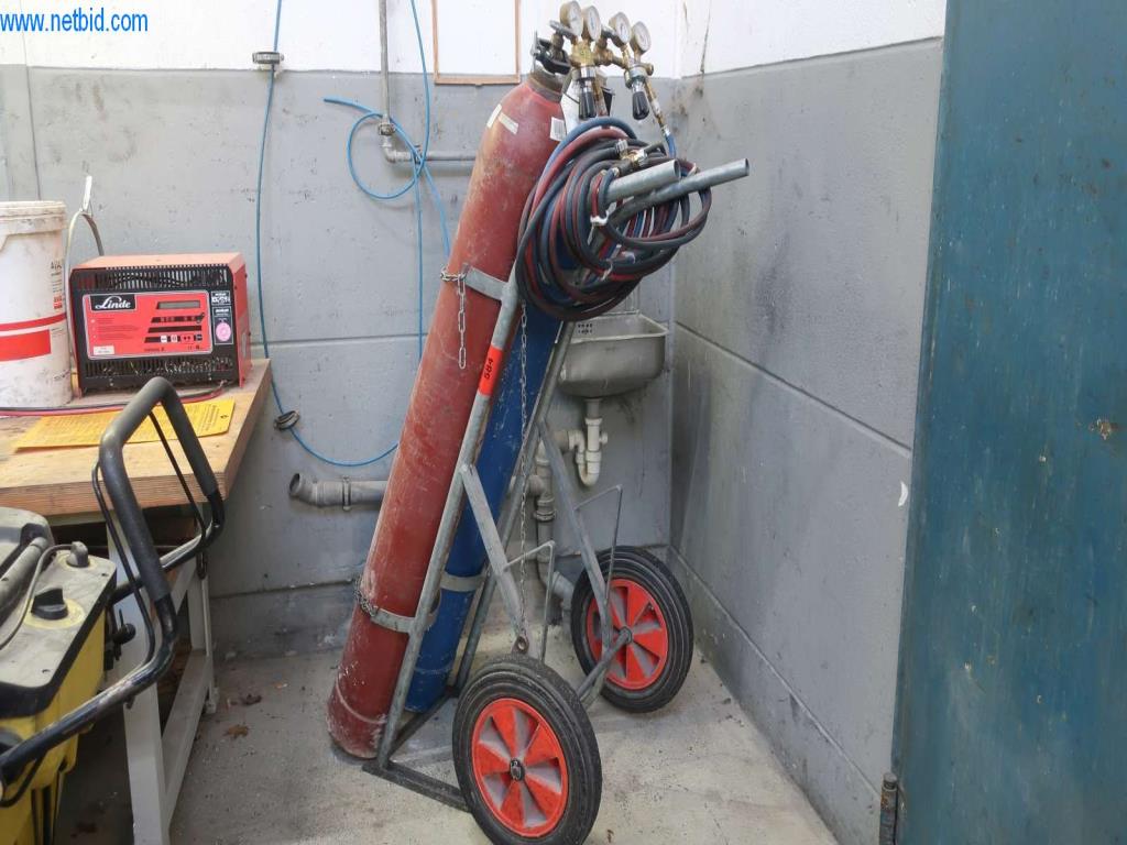 Systemy odlewania ciśnieniowego (aluminium) 1,100 - 1,350 t,
Obróbka mechaniczna, produkcja narzędzi
-1