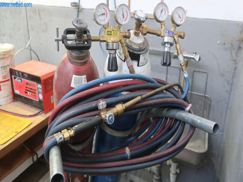 Systemy odlewania ciśnieniowego (aluminium) 1,100 - 1,350 t,
Obróbka mechaniczna, produkcja narzędzi
-2