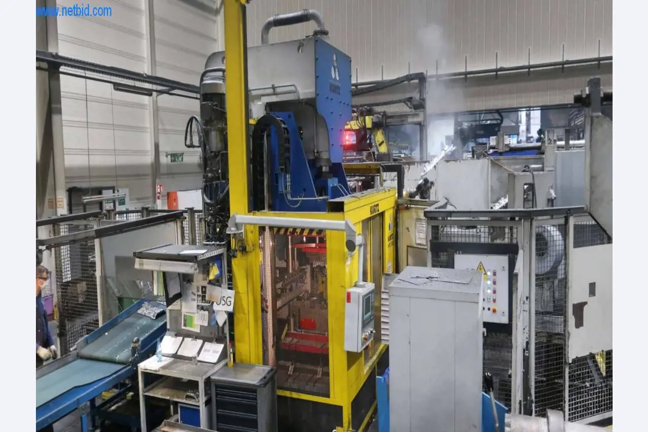 Sistemas de fundição injectada (alumínio) 1.100 - 1.350 t,
Processamento mecânico, fabrico de ferramentas
-19