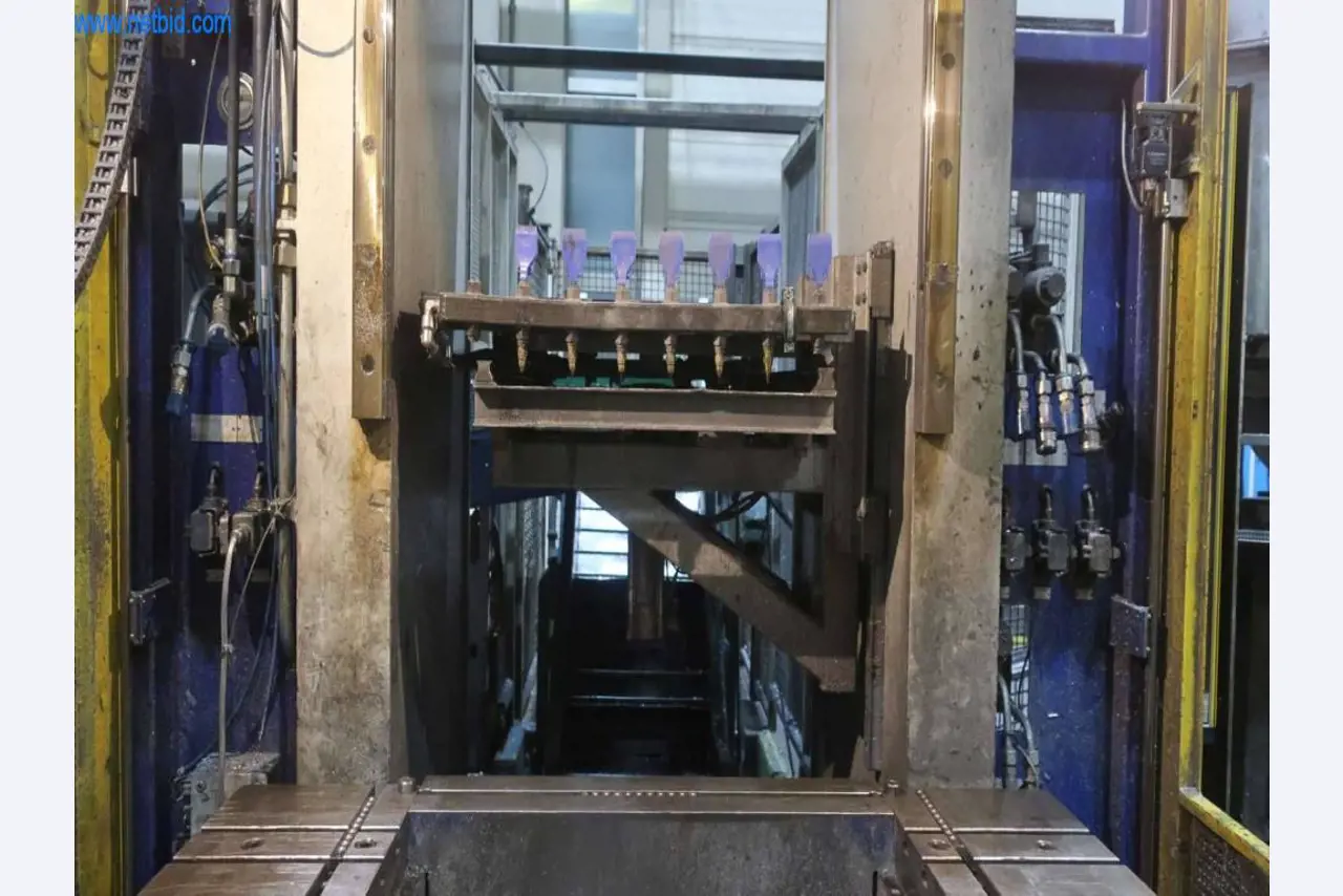 Sistemas de fundição injectada (alumínio) 1.100 - 1.350 t,
Processamento mecânico, fabrico de ferramentas
-25