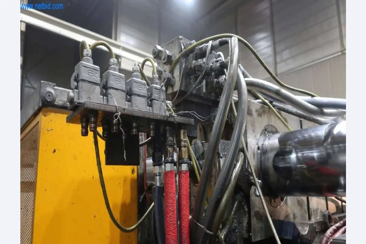 Sistemas de fundição injectada (alumínio) 1.100 - 1.350 t,
Processamento mecânico, fabrico de ferramentas
-31