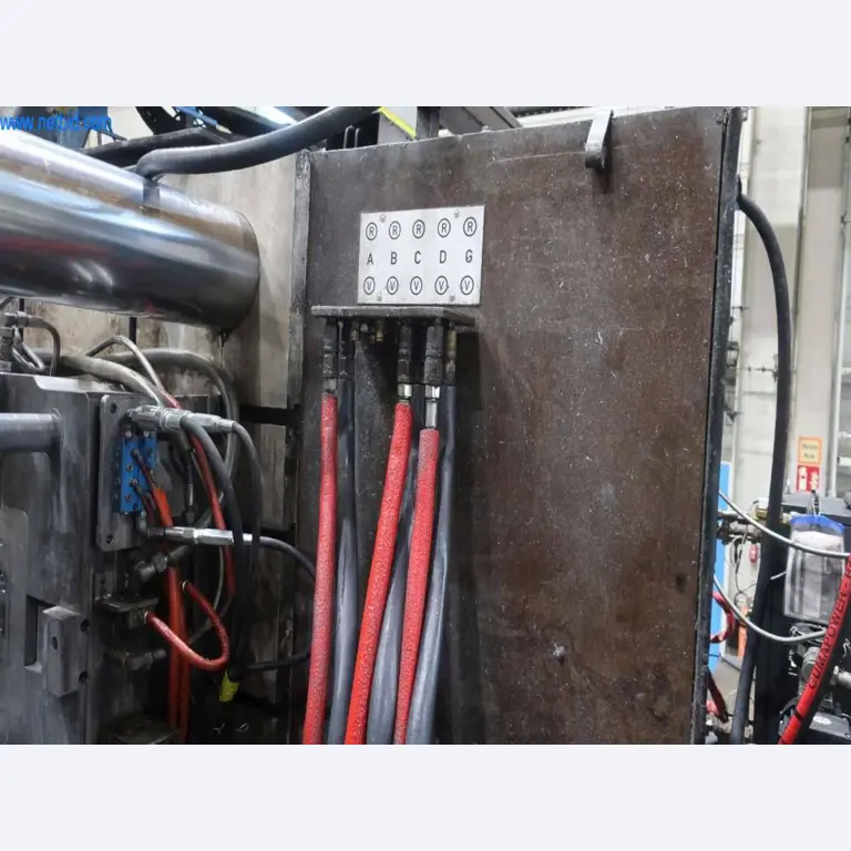 Sistemas de fundição injectada (alumínio) 1.100 - 1.350 t,
Processamento mecânico, fabrico de ferramentas
-32