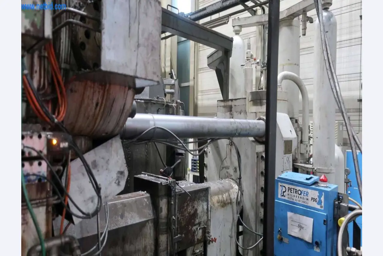 Sistemas de fundição injectada (alumínio) 1.100 - 1.350 t,
Processamento mecânico, fabrico de ferramentas
-33