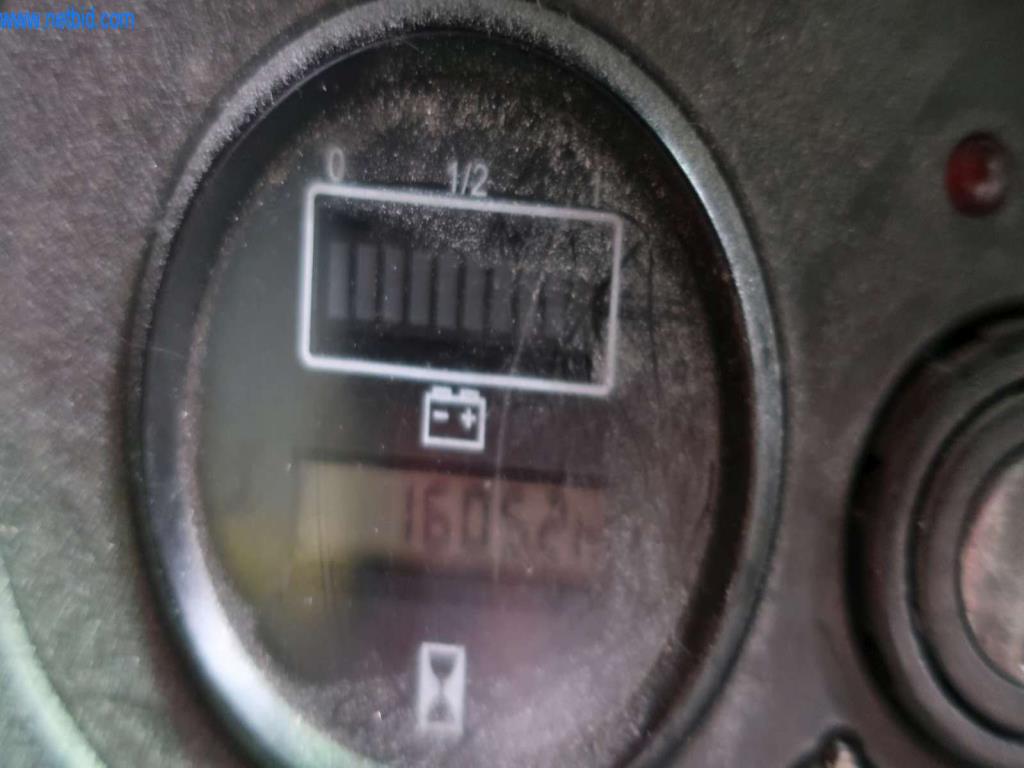 Systémy tlakového lití (hliník) 1 100 - 1 350 t,
Mechanické zpracování, výroba nástrojů
-2