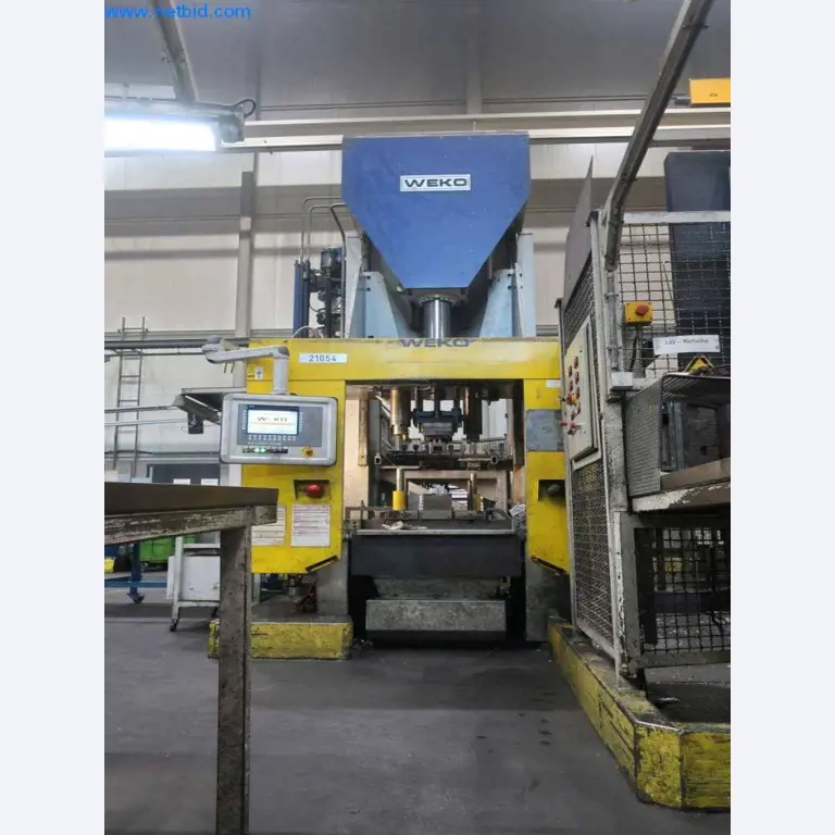 Sistemas de fundição injectada (alumínio) 1.100 - 1.350 t,
Processamento mecânico, fabrico de ferramentas
-22