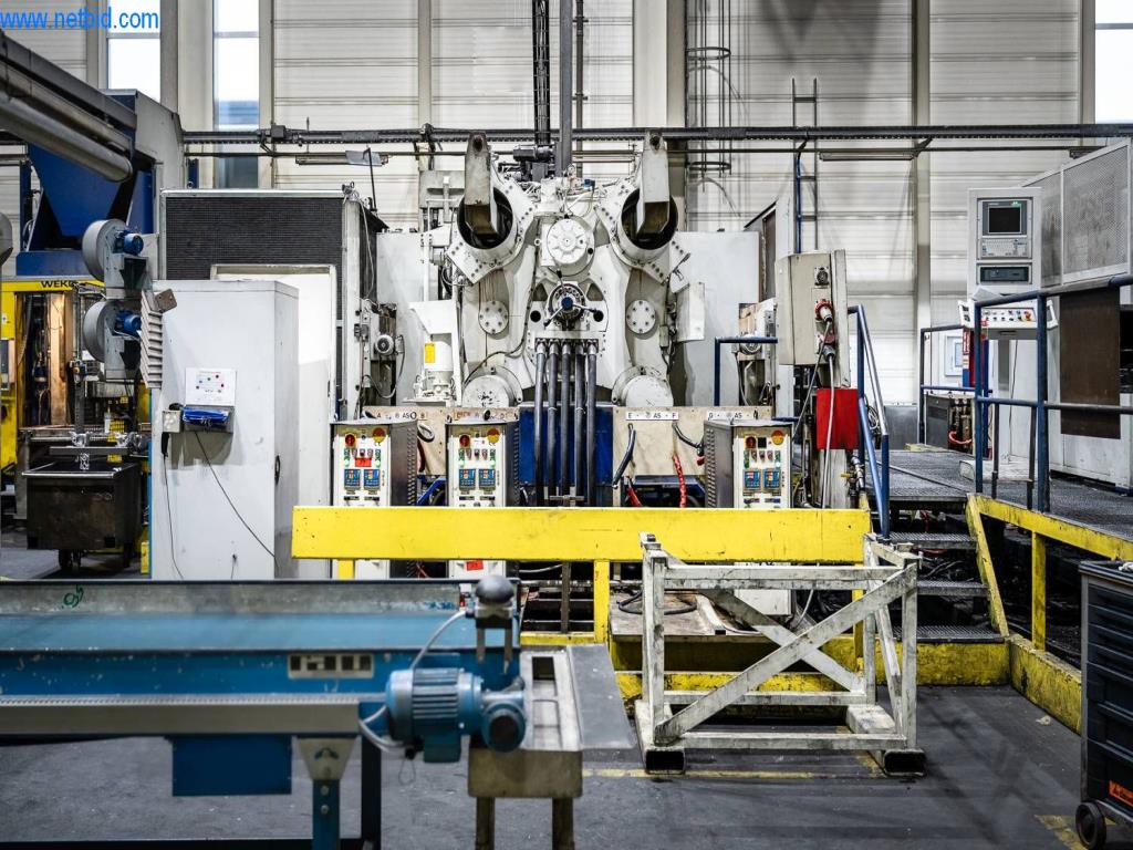 Systémy tlakového lití (hliník) 1 100 - 1 350 t,
Mechanické zpracování, výroba nástrojů
-2