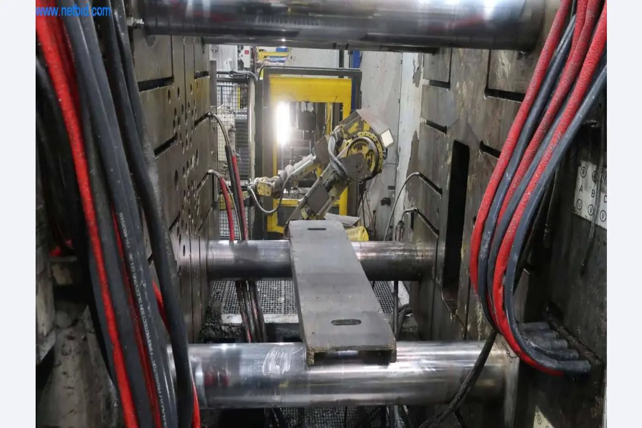 Sistemas de fundição injectada (alumínio) 1.100 - 1.350 t,
Processamento mecânico, fabrico de ferramentas
-35