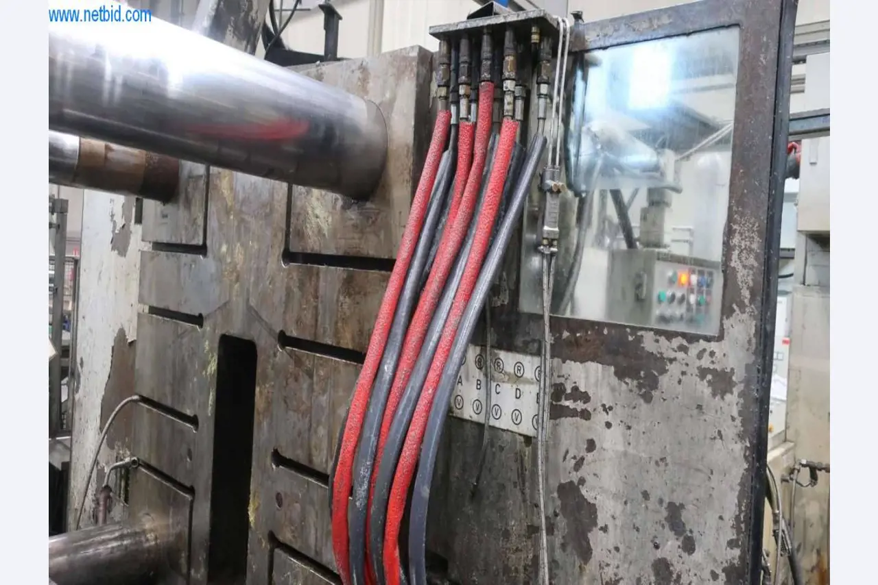 Sistemas de fundição injectada (alumínio) 1.100 - 1.350 t,
Processamento mecânico, fabrico de ferramentas
-36