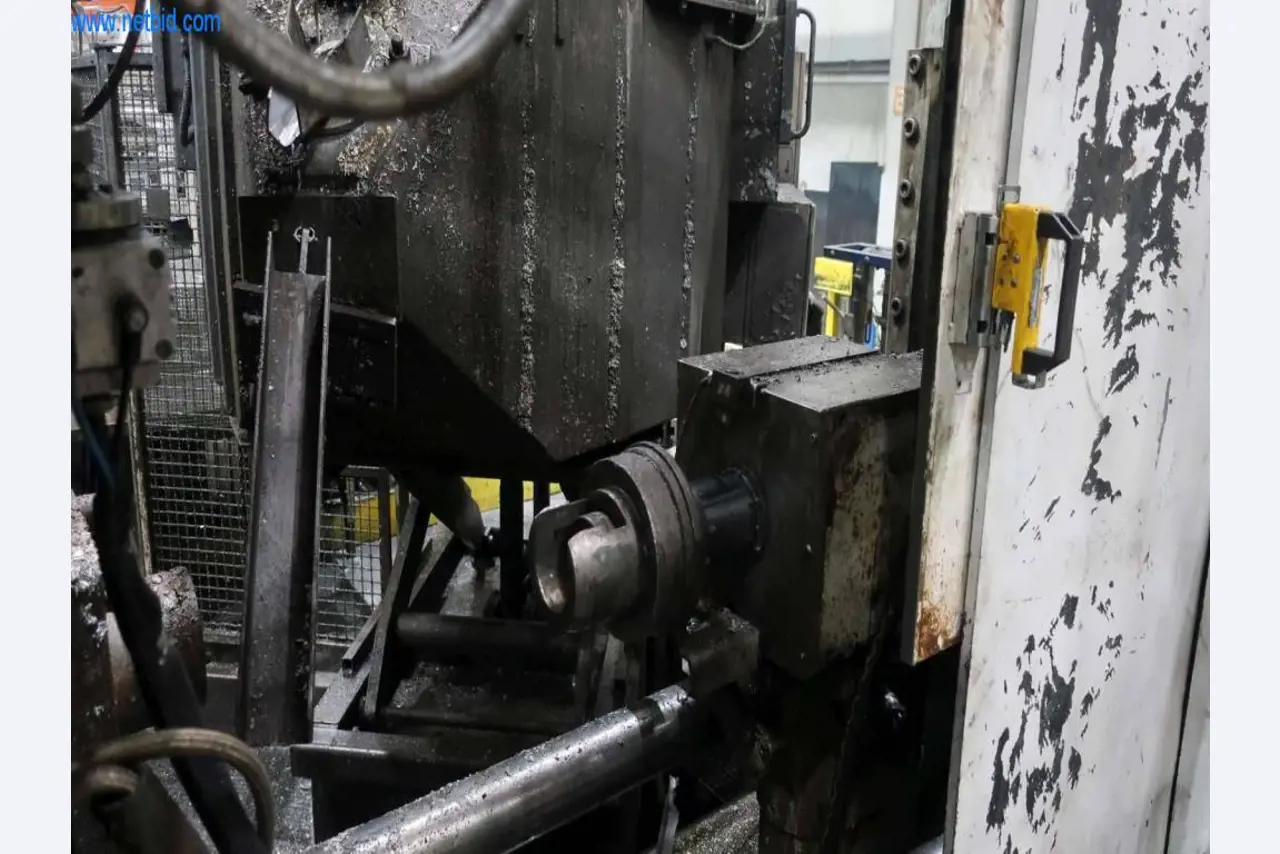 Sistemas de fundição injectada (alumínio) 1.100 - 1.350 t,
Processamento mecânico, fabrico de ferramentas
-38