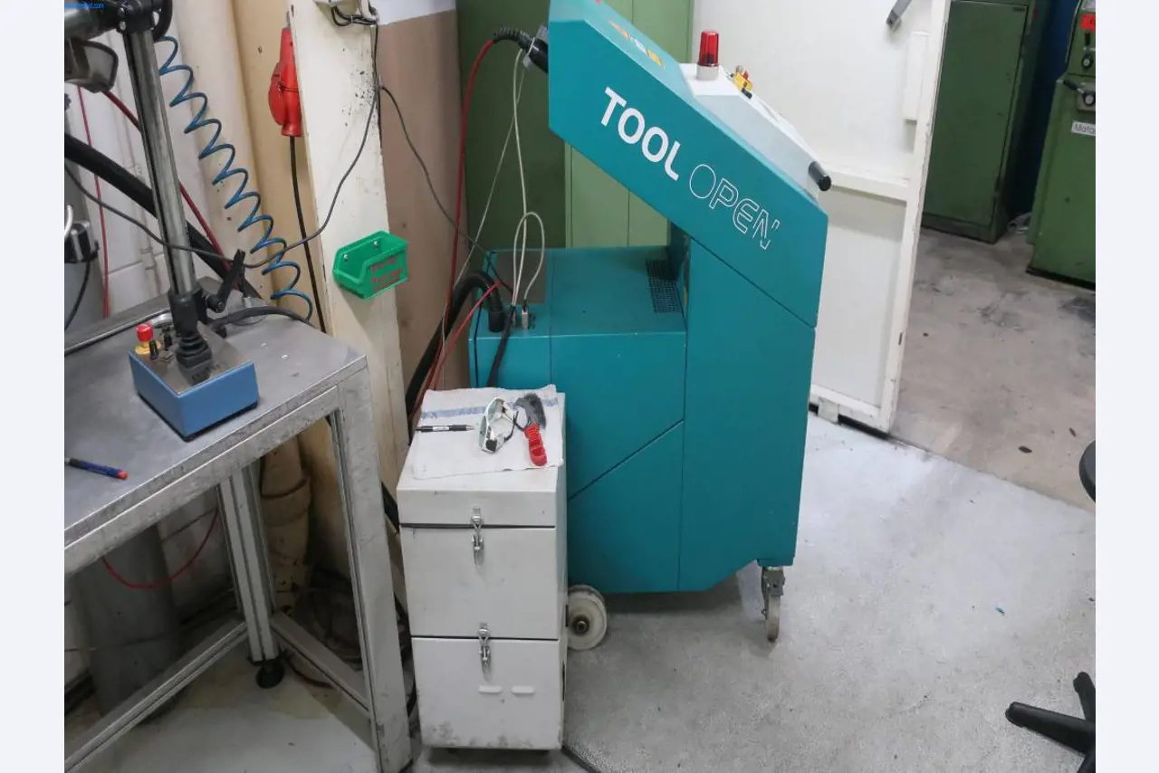 Sistemas de fundição injectada (alumínio) 1.100 - 1.350 t,
Processamento mecânico, fabrico de ferramentas
-3
