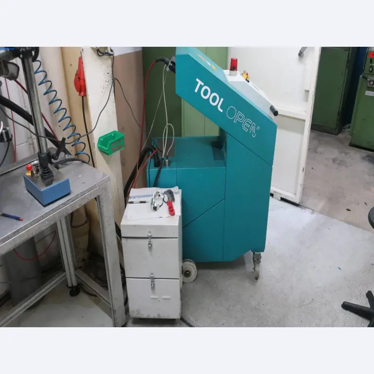 Sistemas de fundição injectada (alumínio) 1.100 - 1.350 t,
Processamento mecânico, fabrico de ferramentas
-3