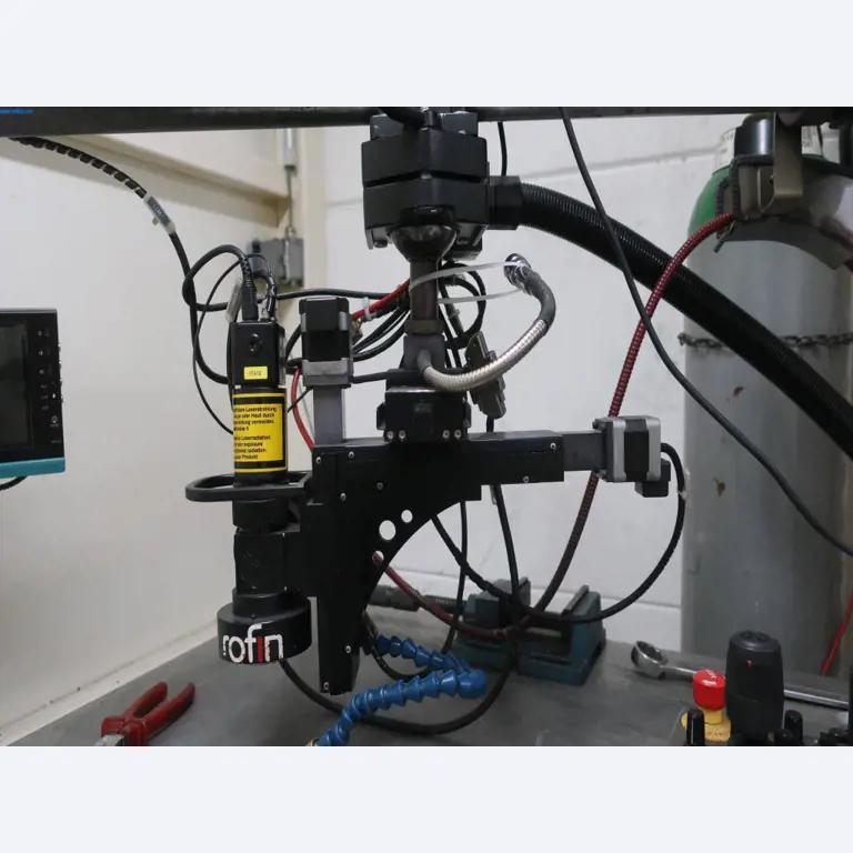 Sistemas de fundição injectada (alumínio) 1.100 - 1.350 t,
Processamento mecânico, fabrico de ferramentas
-5