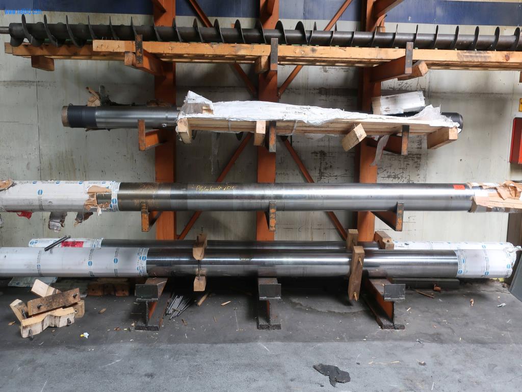 Systémy tlakového lití (hliník) 1 100 - 1 350 t,
Mechanické zpracování, výroba nástrojů
-1