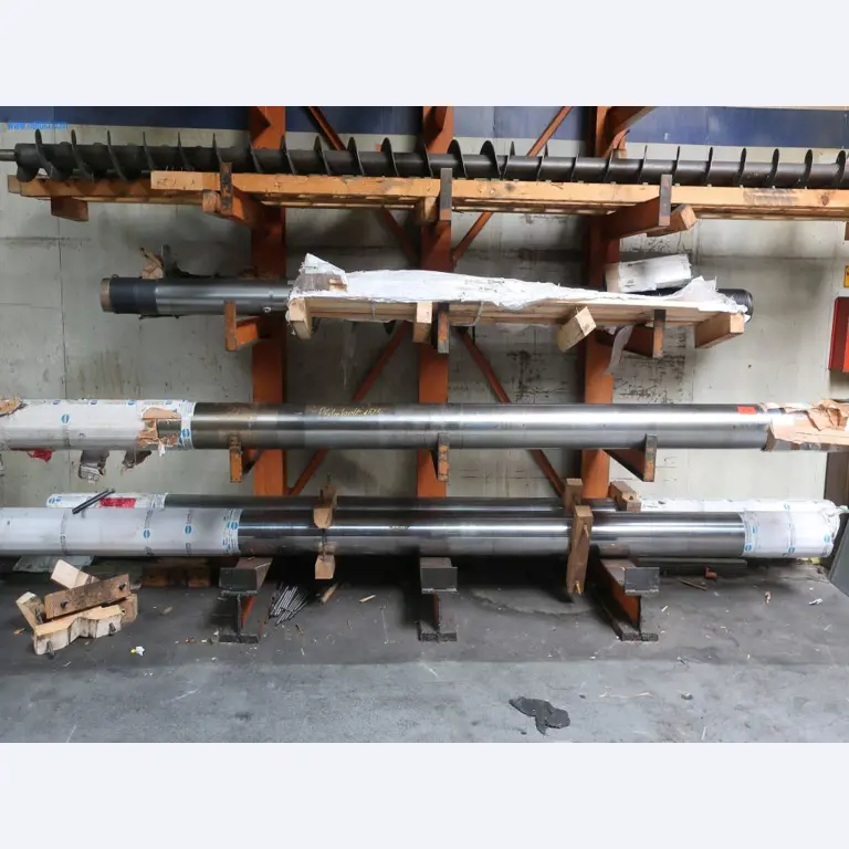 Sistemas de fundição injectada (alumínio) 1.100 - 1.350 t,
Processamento mecânico, fabrico de ferramentas
-1