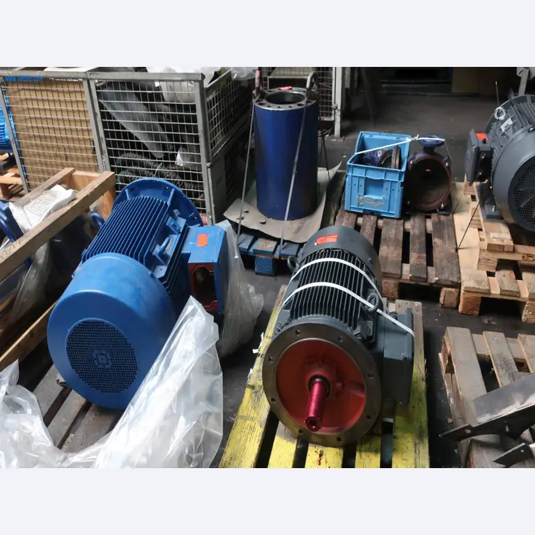 Sistemas de fundição injectada (alumínio) 1.100 - 1.350 t,
Processamento mecânico, fabrico de ferramentas
-8