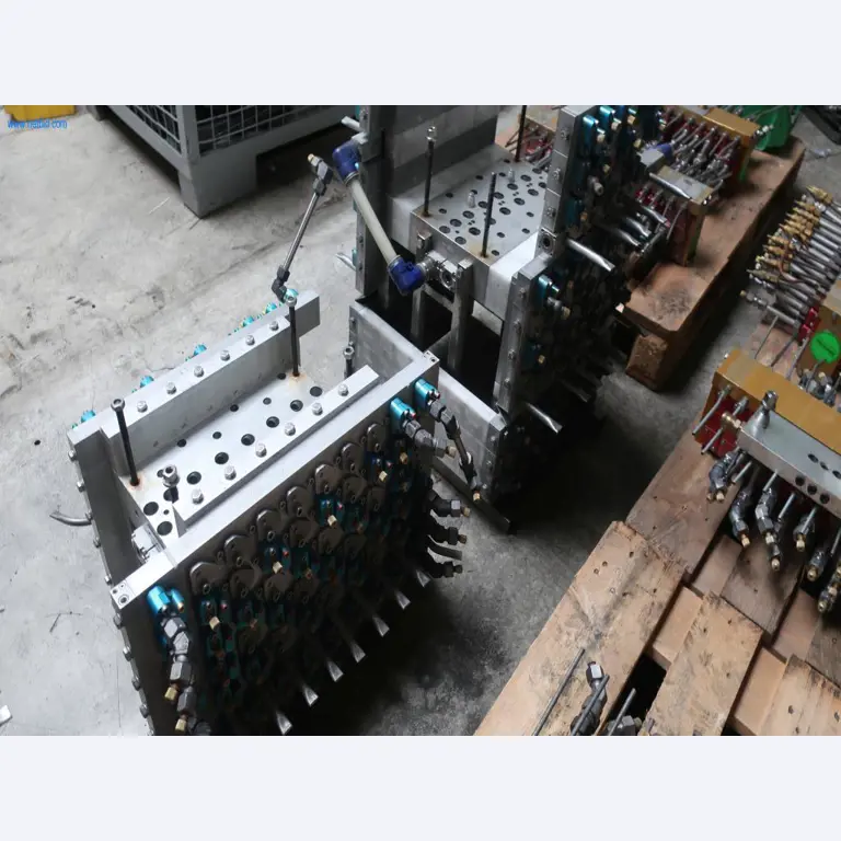 Sistemas de fundição injectada (alumínio) 1.100 - 1.350 t,
Processamento mecânico, fabrico de ferramentas
-2