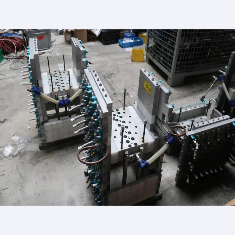 Sistemas de fundição injectada (alumínio) 1.100 - 1.350 t,
Processamento mecânico, fabrico de ferramentas
-3