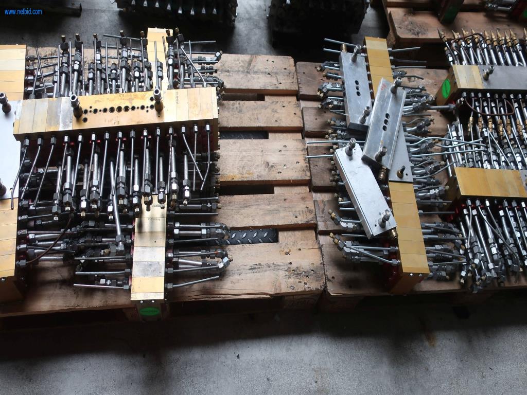 Systémy tlakového lití (hliník) 1 100 - 1 350 t,
Mechanické zpracování, výroba nástrojů
-4