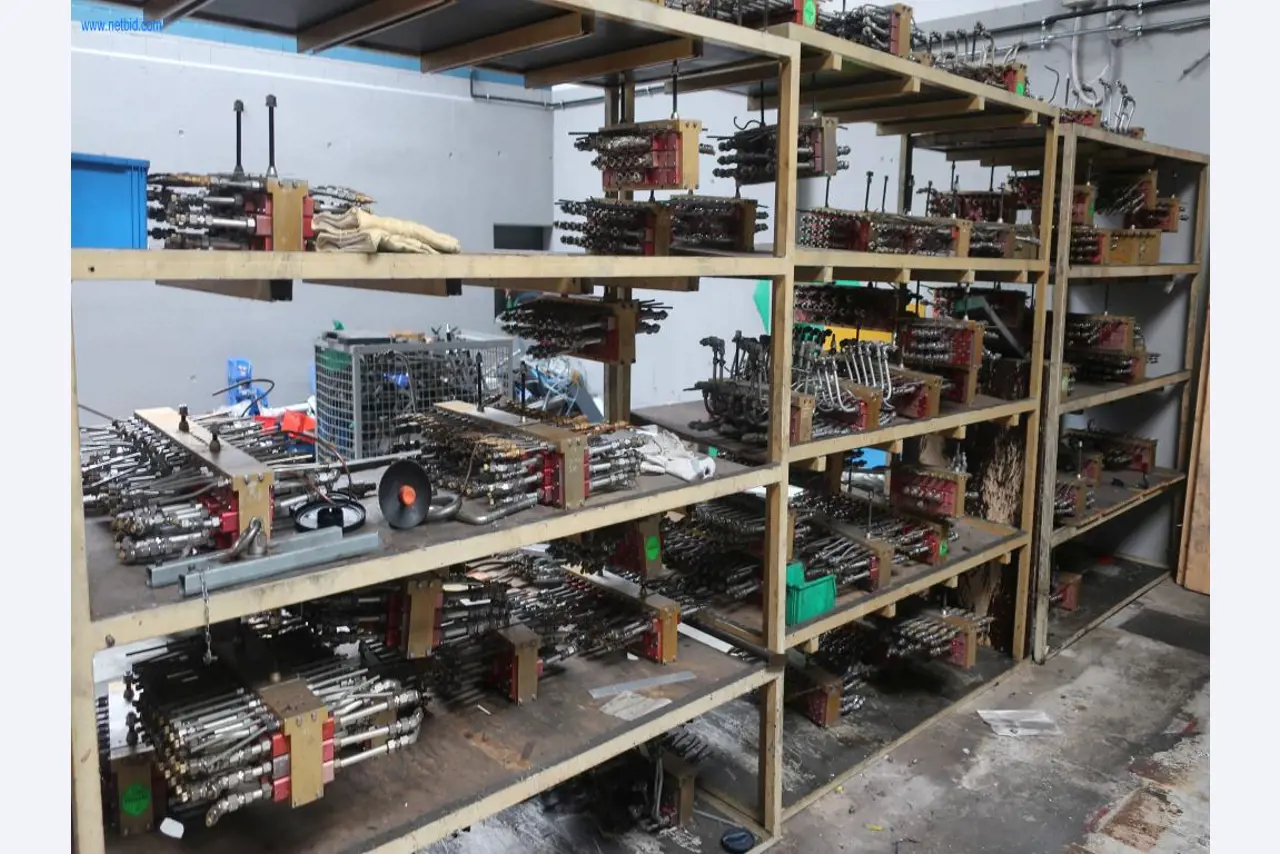 Sistemas de fundição injectada (alumínio) 1.100 - 1.350 t,
Processamento mecânico, fabrico de ferramentas
-6