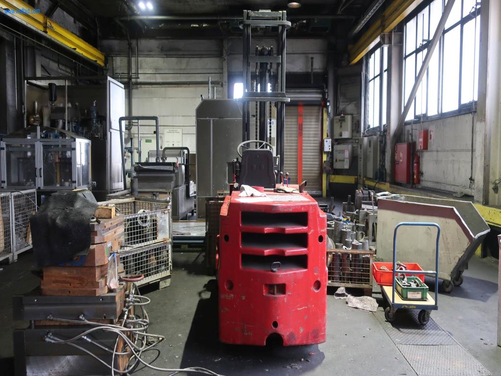 Systémy tlakového lití (hliník) 1 100 - 1 350 t,
Mechanické zpracování, výroba nástrojů
-3