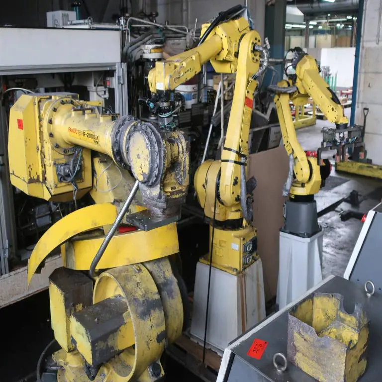 3 Industrial robots Fanuc