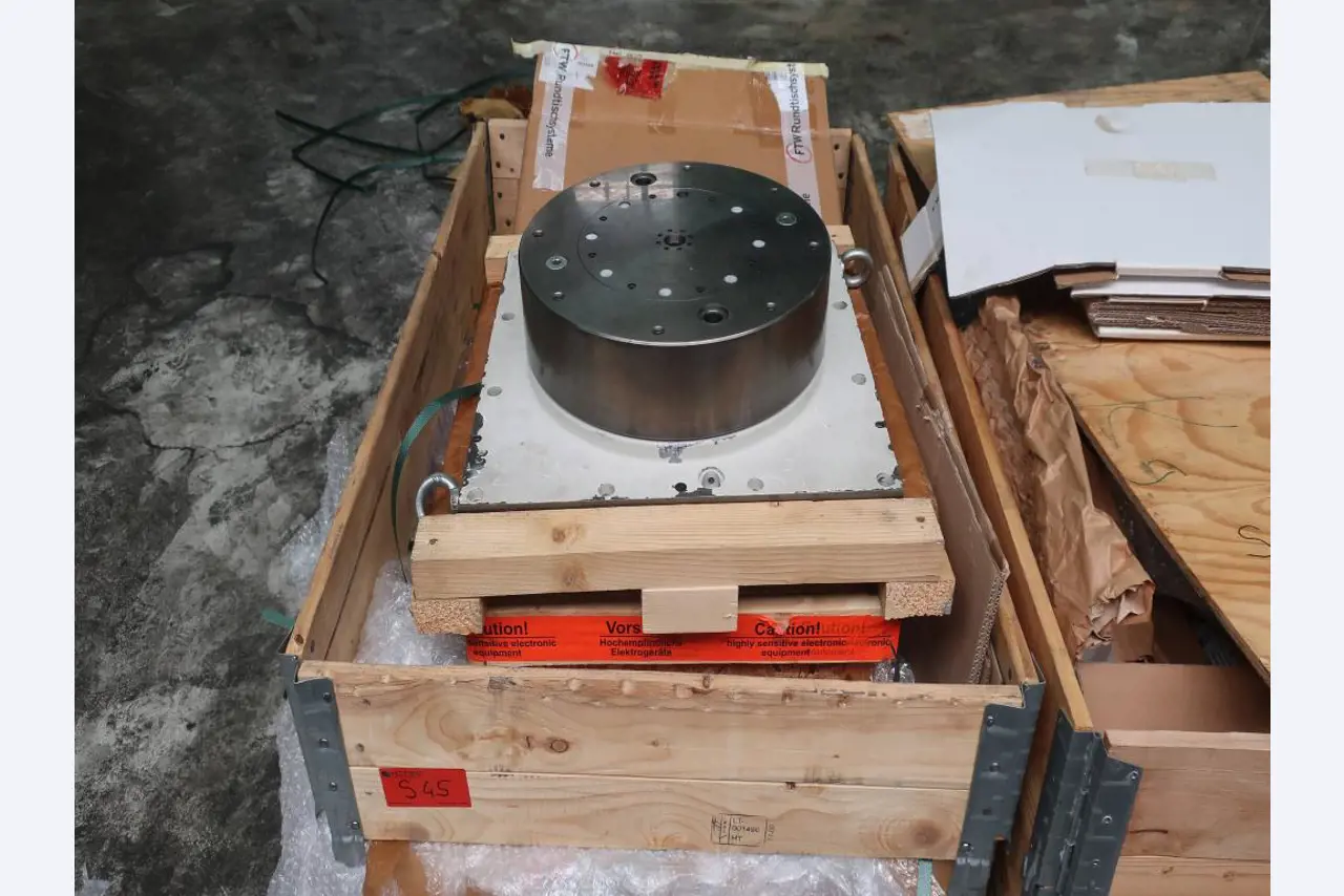 Sistemas de fundição injectada (alumínio) 1.100 - 1.350 t,
Processamento mecânico, fabrico de ferramentas
-1