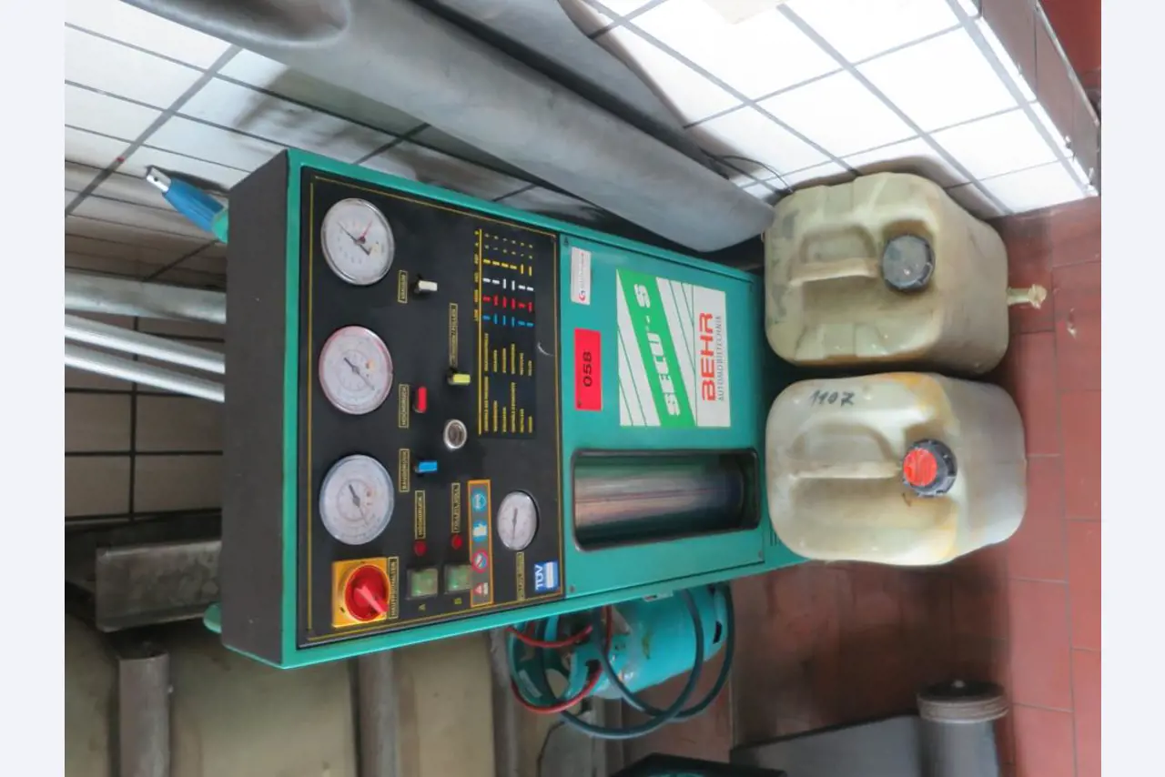 Armário de óleo, testador AU, testador de ecrã e mala de esqui para autocarros-2